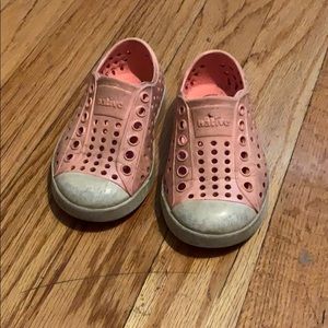 Well loved pale pink shimmery natives C5